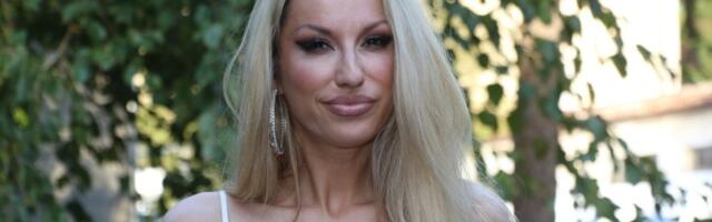 Radi Manojlović na Slaninijadi lepili sto evra na čelo: "Kolege me potkradaju"