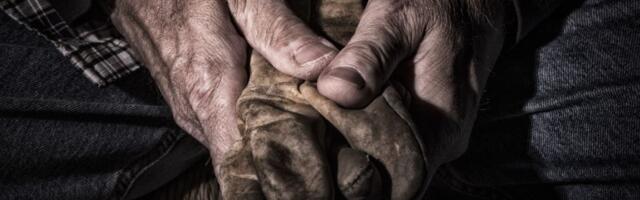 Penzioneri u Srbiji se sve češće vraćaju na posao da bi preživeli