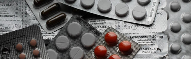 Премијер Мацут разговарао са министрима о смањењу цена лекова