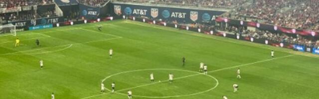 Dobro pogledajte ovu fotografiju: Vidite li dva raličita dresa? Ni mi! /FOTO/