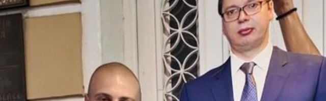 Ужички опозициони активиста месецима носио макету председника, а у гаражи држао дрогу