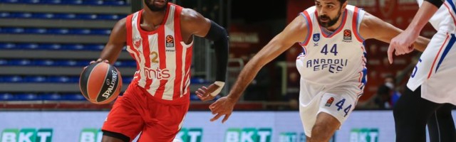 Zvezda na Bosforu: Koncentrisano od starta kako bi se spustio Efesov prosek od 91,8 poena