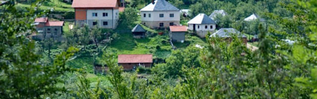 Od premijerke Srbije traže zabranu prodaje državnog zemljišta
