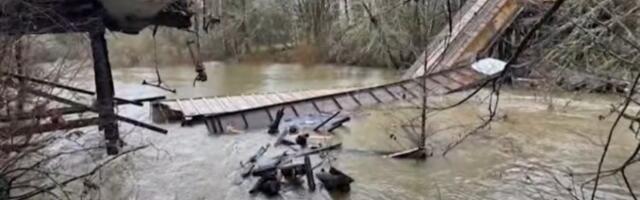 SRUŠILA SE ŽELEZNIČKA TERETNA KOMPOZICIJA: Dramatične scene u Americi, poznato da li ima žrtava (VIDEO)