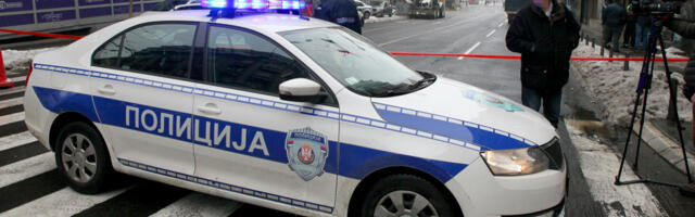 KRVAVI OBRAČUN NA VRAČARU, MLADIĆ (28) IZBODEN U STOMAK Brzom akcijom policije uhapšen napadač, na njemu bili tragovi krvi