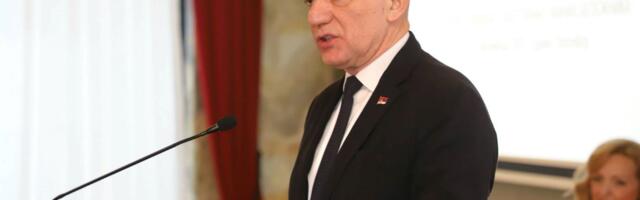 Ministar Vujić: Skupština može da postavi pitanje odgovornosti tužiteljke Dolovac