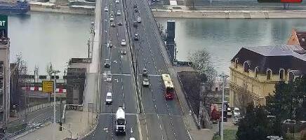 NESTVARNE SCENE NA BEOGRADSKIM ULICAMA, ŠTA SE DEŠAVA? Radni dan, deca idu u školu, a gde su gužve u špicu?! Grad poluprazan, GSP ide normalno (FOTO)