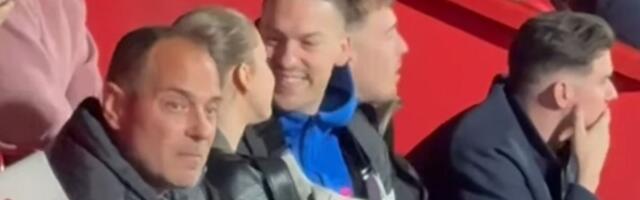 Baka Prase stigao na derbi Vojvodina - Partizan: Svi pogledi bili upućeni ka njegovoj atraktivnoj devojci