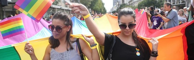 Zakon o istopolnim zajednicama u Srbiji ipak neće omogućiti LGBT osobama da žive kao svi drugi parovi