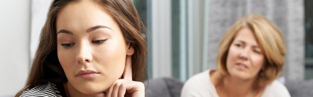 Šta kad roditelj misli da sme da se naljuti na dete jer se odselilo iz kuće zbog ljubavi - mladima je sve teže da matorcima postave granicu