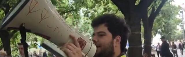 "Imamo dojavu da će veliki broj "ćacija" večeras doći za Novi Sad": Studenti pozivaju građane ispred suda