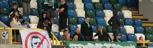 Nesvakidašnja scena u Litvaniji: Navijači zasuli teren koferima (VIDEO)