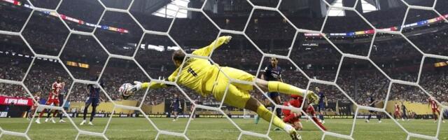 Čuveni golman odložio venčanje zbog Mundijala