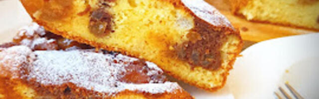 Toliko je sočan i ukusan da će vam svi tražiti još jedno parče: Biskvit s karamelizovanim jabukama topi se u ustima