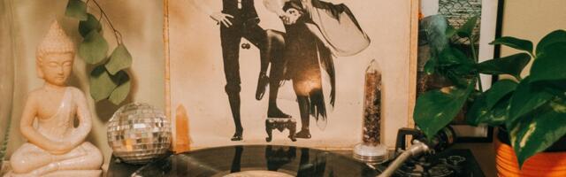 Lindzi Bakingem nagoveštava moguće nastupe sa Stivi Niks: "Nešto je u vazduhu"