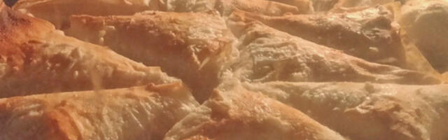 ODUŠEVITE GOSTE: Brza pita sa jabukama