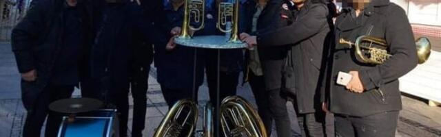 NAPADAČI NA ORKESTAR KOBRE PRED TUŽIOCEM! Svirače tukli palicama, rukama i nogama, EVO KAKO SU SE BRANILI