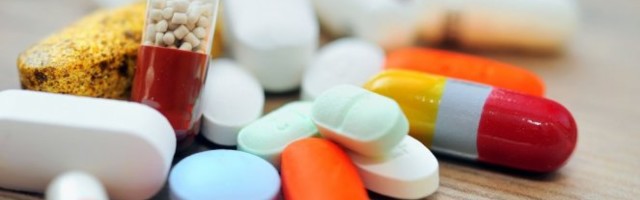 MOŽETE POSLE DA IH BACITE! Lekove NIKADA ne čuvajte na OVA dva mesta, a kad odlomite tabletu...