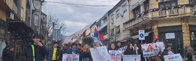 Maturanti gimnazije poručili: Radovi na putu - popravljamo Srbiju FOTO/VIDEO