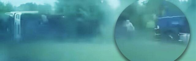 Prevrnuo se kamion! Saobraćajna nesreća kod Zemun Polja (VIDEO)