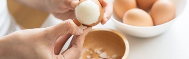 Oljuštite jaje za 5 sekundi: Jednostavan trik koji nikada niste probali (VIDEO)