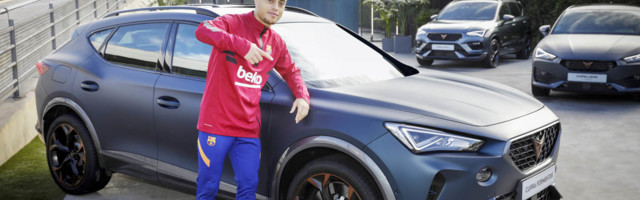 Igrači FK Barselona voziće Cupra modele