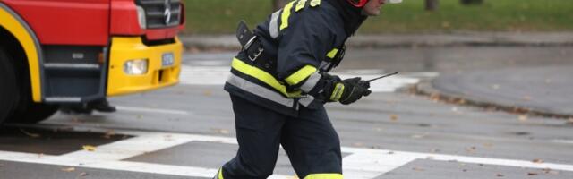 Požar u Surčinu, gori šoping centar (VIDEO)