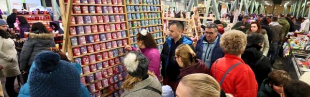 Više od tri i po hiljade posetilaca na novogodišnjem Kraguj bazar festu (FOTO)