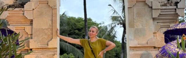 Zaljubila se preko Fejsbuka pa sa njim dobila ćerkicu: Pevačica uživa na Baliju, kraj sebe ima ozbiljnog dasu