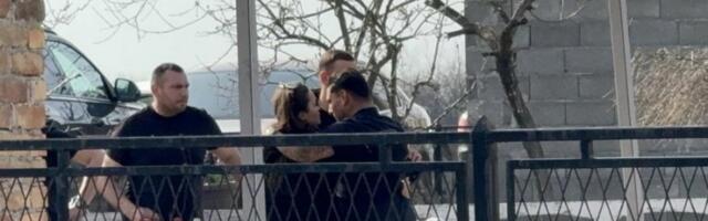 UPLAKANI DARKO LAZIĆ SE SRUŠIO KOLEGAMA U ZAGRLJAJ! Evo ko je danas stigao u porodični dom, ne mogu da obuzdaju suze zbog tragedije! (VIDEO)