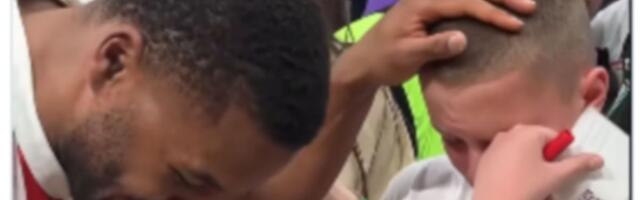 Džered Batler rasplakao mladog navijača Zvezde: Napravio gest, odmah se i klub javio posle Pariza