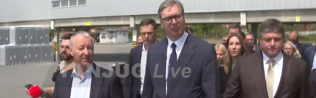 (UŽIVO) Vučić u Paraćinu: Predsednik na otvaranju novog pogona fabrike stakla