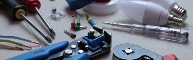 MLADI I RODITELJI DA SE OKRENU ZANATIMA! PLATE I DO 2.000 EVRA! Shvatite, nije sramota završiti za majstora - ti se poslovi "sada rade drugačije"