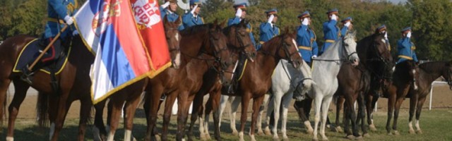 Војска Србије поново има коњицу (ФОТО)