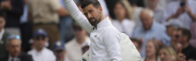 MENTALNA GROMADA JE NOVAK! Srbin srušio Italijana za polufinale i 102. pobedu  na Vimbldonu!