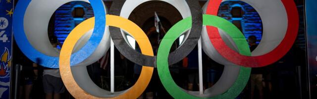 Olimpijska baklja za ZOI 2026. krenula iz Rima put Milana dva meseca pred otvaranje