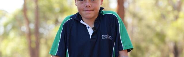 4 SATA SE BORIO SA TALASIMA, PA TRČAO KILOMETRIMA DA SPASI PORODICU O ovom hrabrom dečaku priča ceo svet: Pozvao pomoć i rekao "mislim da ću se onesvestiti"