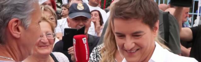 Ovako izgleda ujedinjena Srbija: Narod dočekao Anu Brnabić - Leštane na nogama (FOTO)