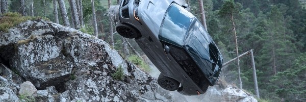 Kako je izgledalo snimanje potera sa Range Rover Sport SVR modelima iza kulisa