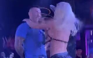 KARLEUŠA LUPILA ŠAMAR NEPOZNATOM MUŠKARCU: Jelena ščepala mišićavog momka, uvijala se oko njega, mazila ga, a onda... (VIDEO)