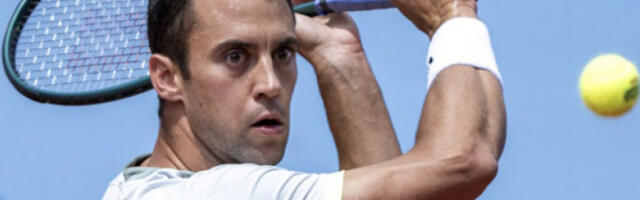 Ласло Ђере елиминисан на старту турнира у Буенос Ајресу