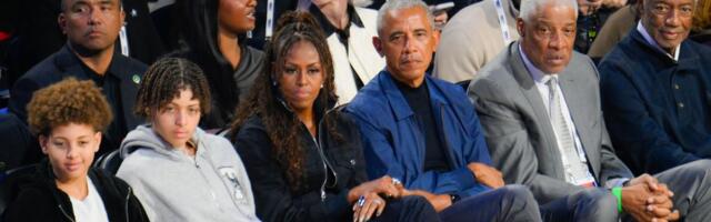 Barak i Mišel Obama predvodili su "zvezdanu postavu" na NBA Ol-Star utakmici