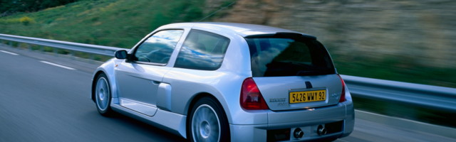 Poslednji momenti zlatnih vremena: Clio V6 slavi 20. rođendan