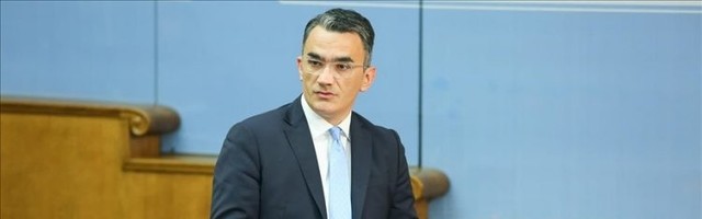 Smijenjen Vladimir Leposavić zbog negiranja genocida u Srebrenici