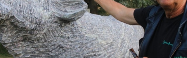 Turisti hrle da ga vide (FOTO-VIDEO)