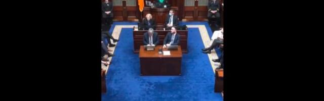 HAOS U IRSKOM PARLAMENTU: Opozicija ometala govor premijera, sednica prekinuta (VIDEO)
