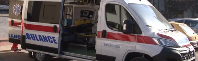 Teška nesreća na Smederevskom putu: Vozač automobila poginuo u sudaru sa autobusom, više povređenih