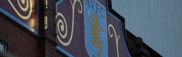 Бароуз продужио је уговор са Астон Вилом