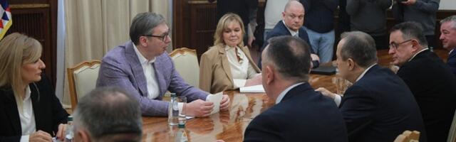 Vučić nastavlja konsultacije sa predstavnicima stranaka