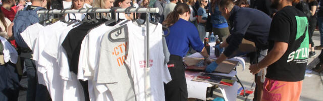 Aktivisti iz zapadne i centralne Srbije zajedno u koloni krenuli na studenstski protest u Beogradu
